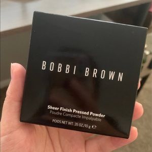 Bobbi Brown sheer finish pressed powder